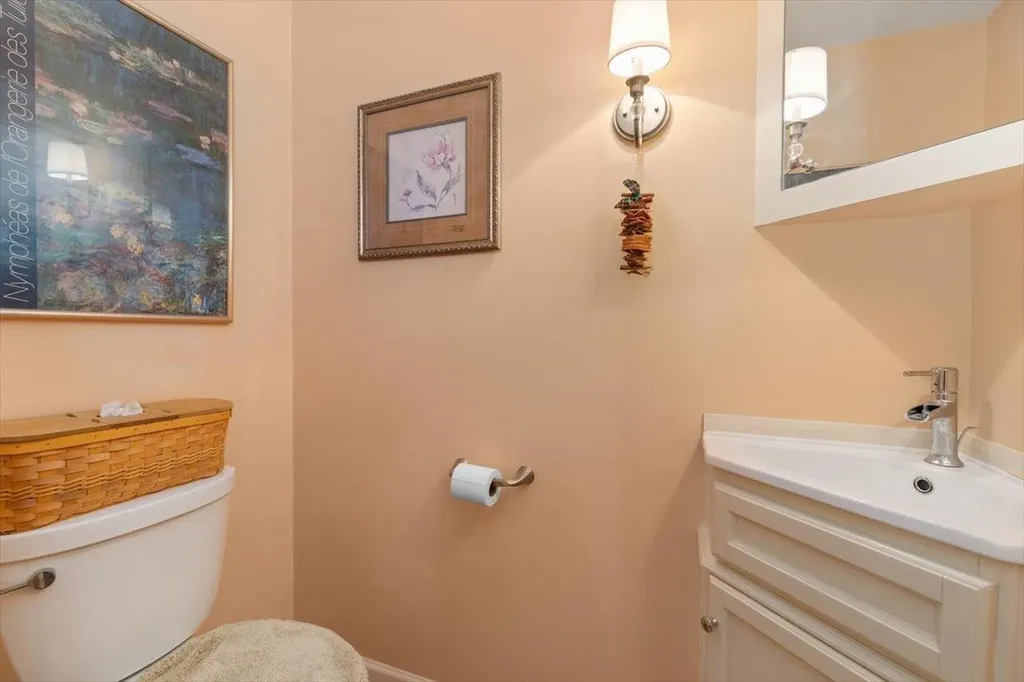 68 Peninsula Drive Stratham NH 03885