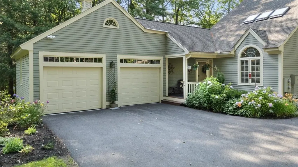 68 Peninsula Drive Stratham NH 03885