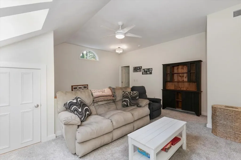 68 Peninsula Drive Stratham NH 03885