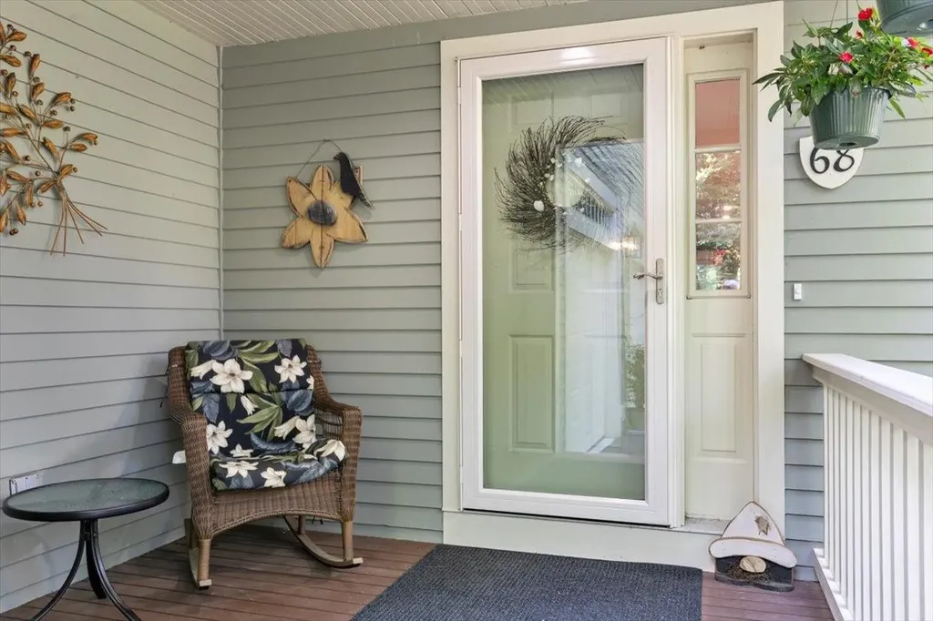 68 Peninsula Drive Stratham NH 03885