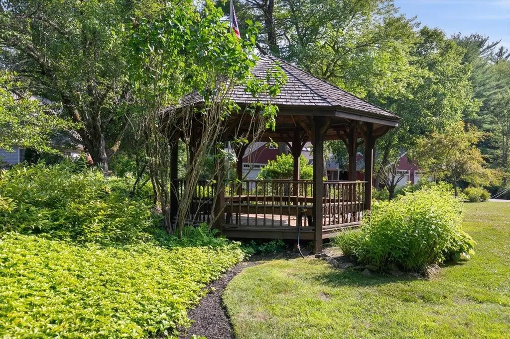 68 Peninsula Drive Stratham NH 03885