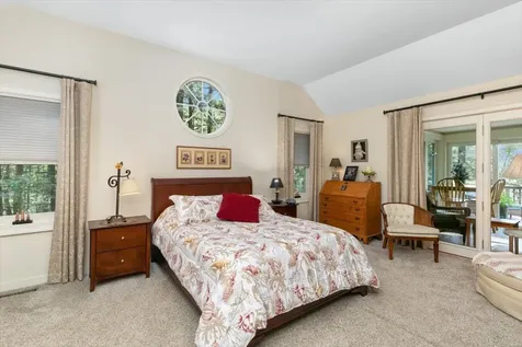 68 Peninsula Drive Stratham NH 03885