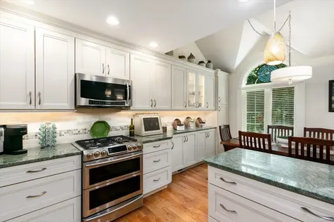 68 Peninsula Drive Stratham NH 03885