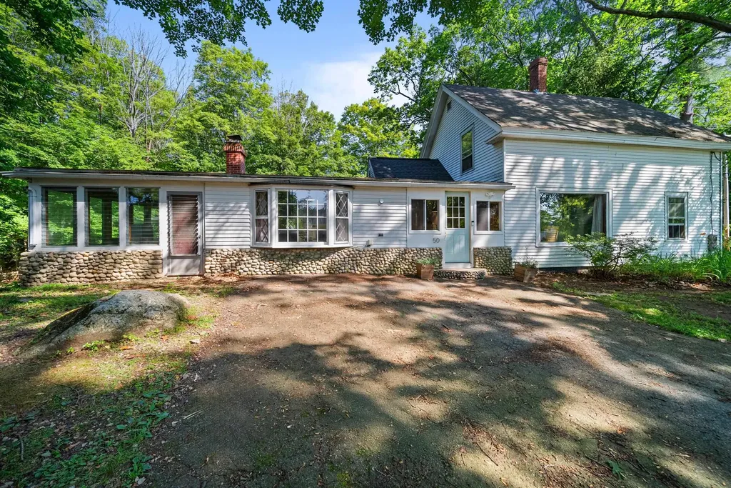 50 Long Hill Road Raymond NH 03077