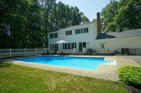 30 Hillside Road Kingston NH 03848