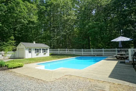 30 Hillside Road Kingston NH 03848