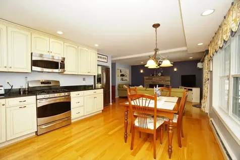 30 Hillside Road Kingston NH 03848