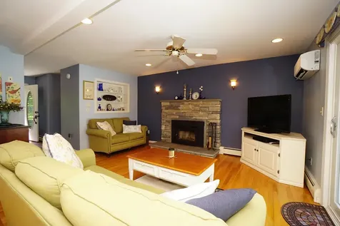 30 Hillside Road Kingston NH 03848