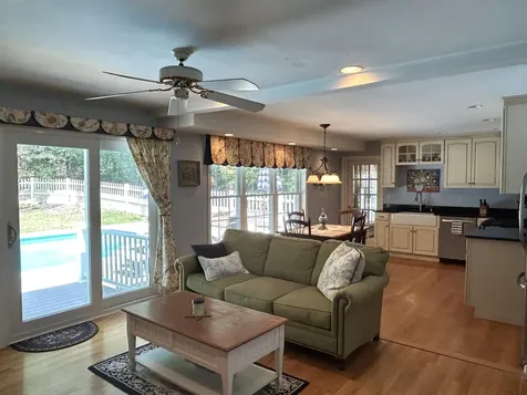 30 Hillside Road Kingston NH 03848