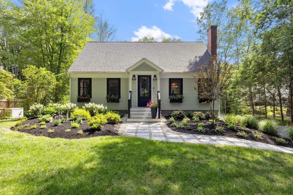 65 Captain Thomas Road Ogunquit ME 03907