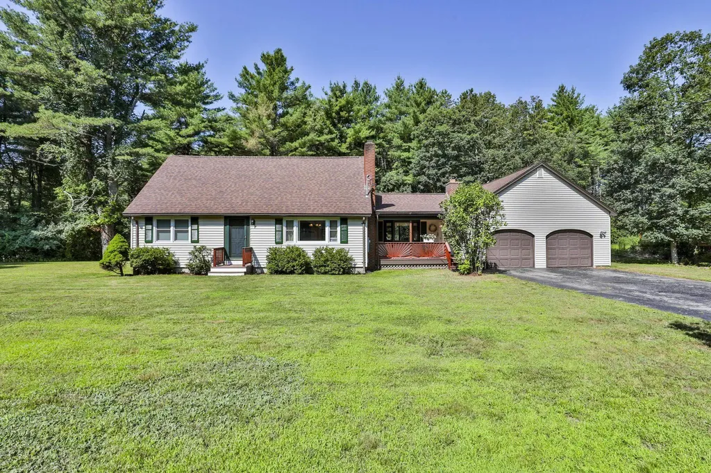 24 Aglipay Drive Amherst NH 03031