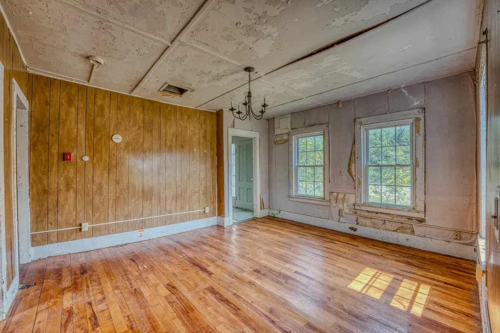 213 Route 3 N Carroll NH 03598