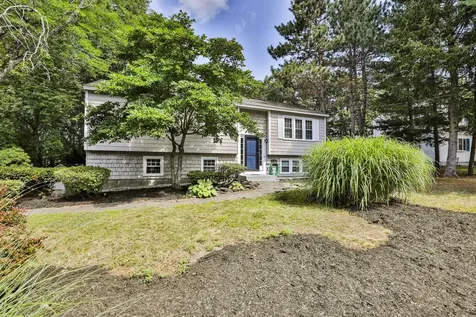 574 Oak Street Manchester NH 03104