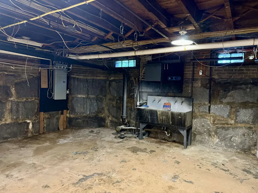 32 Dunklee Street Concord NH 03301