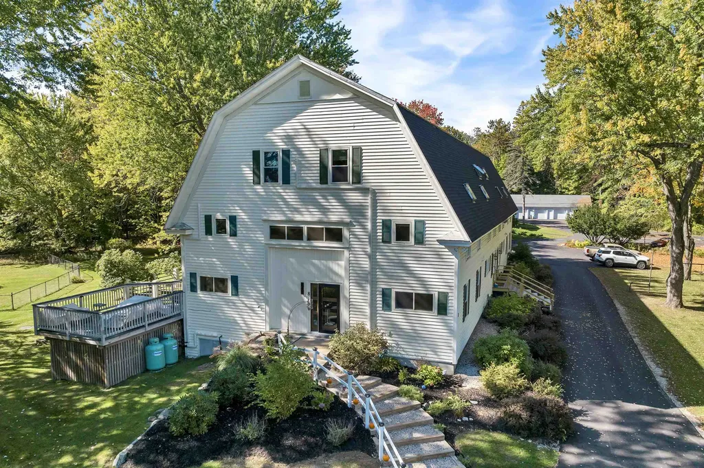 2 Farm House Lane Wolfeboro NH 03894