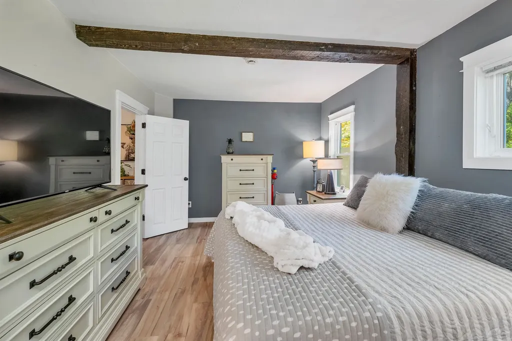 2 Farm House Lane Wolfeboro NH 03894