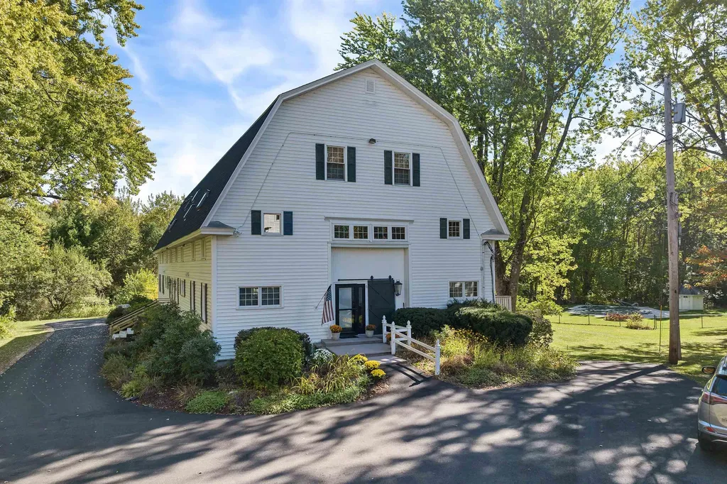 2 Farm House Lane Wolfeboro NH 03894