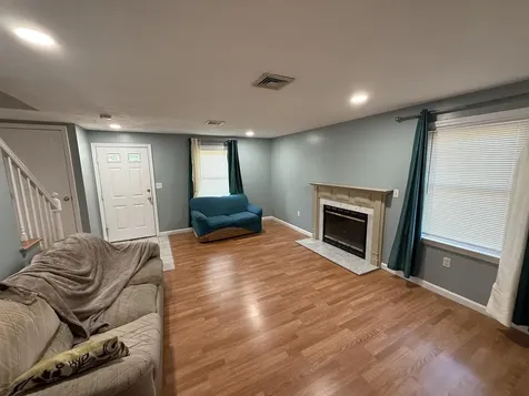 30 Cadogan Way Nashua NH 03062-5901