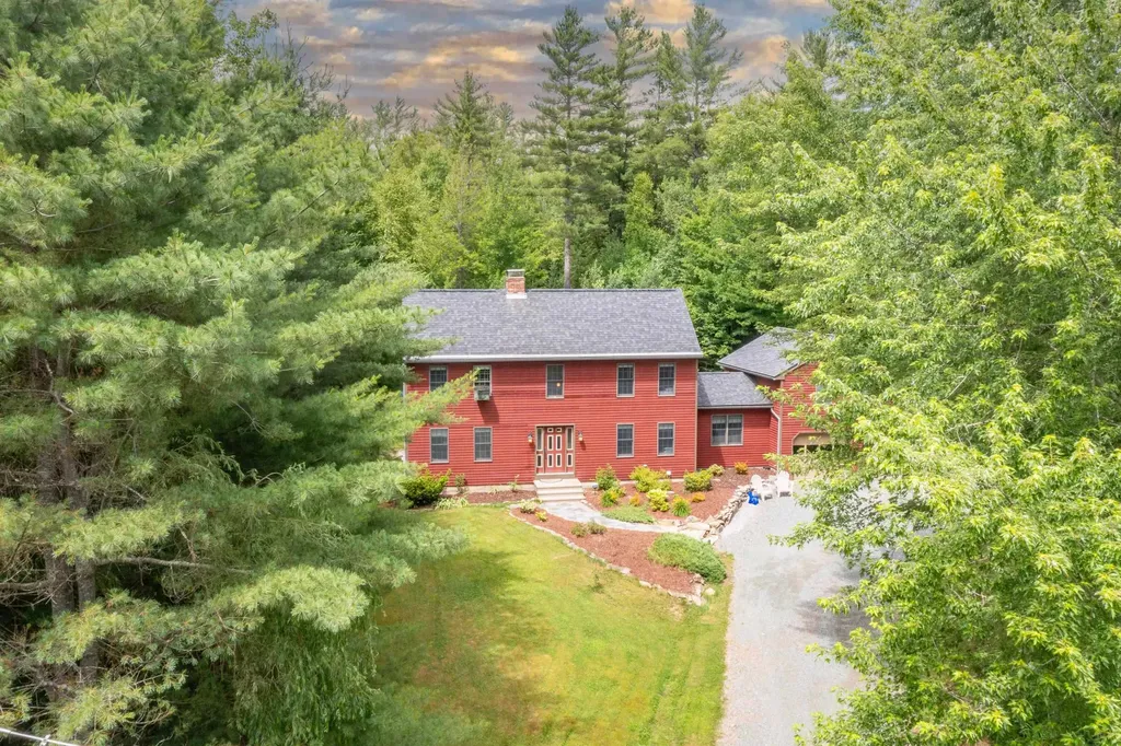 26 Evergreen Drive Whitefield NH 03598