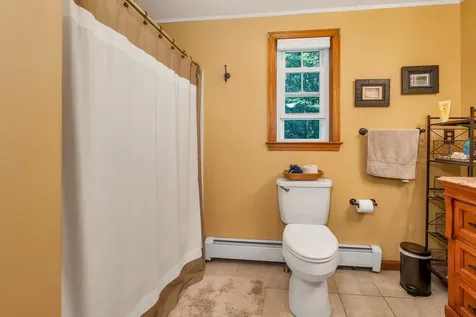 19 Earle Drive Lee NH 03861