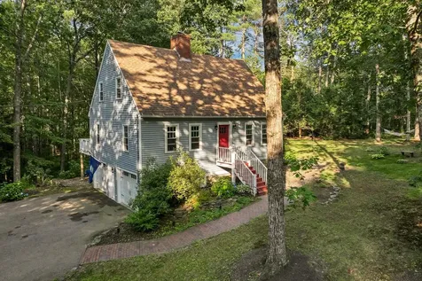 19 Earle Drive Lee NH 03861