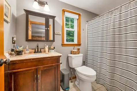 19 Earle Drive Lee NH 03861