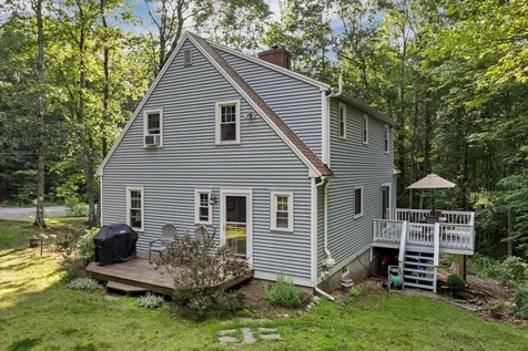 19 Earle Drive Lee NH 03861