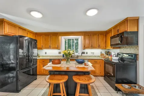 19 Earle Drive Lee NH 03861