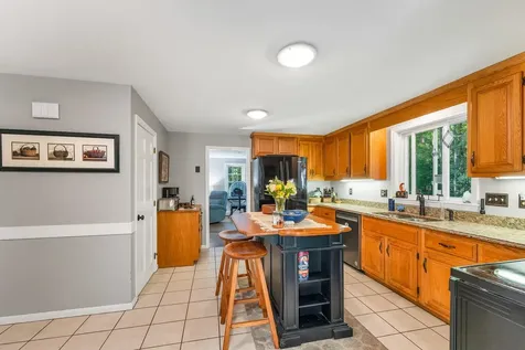 19 Earle Drive Lee NH 03861