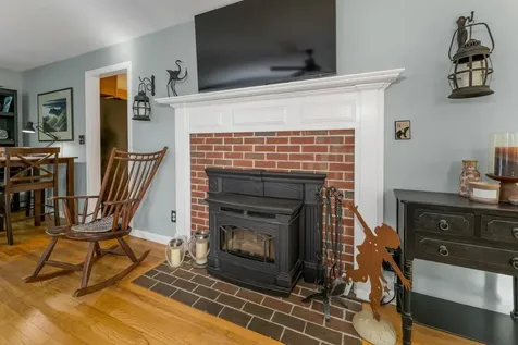 19 Earle Drive Lee NH 03861