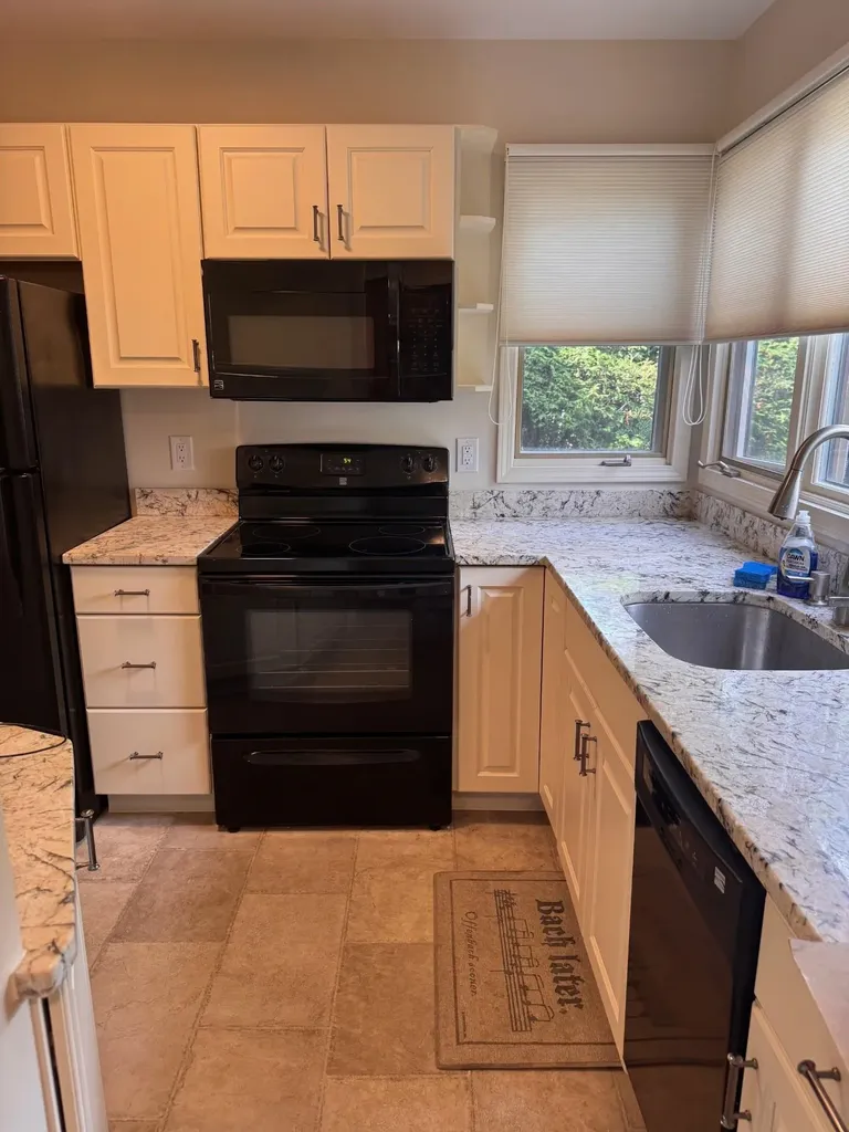 17 Wrisley Court Essex VT 05452