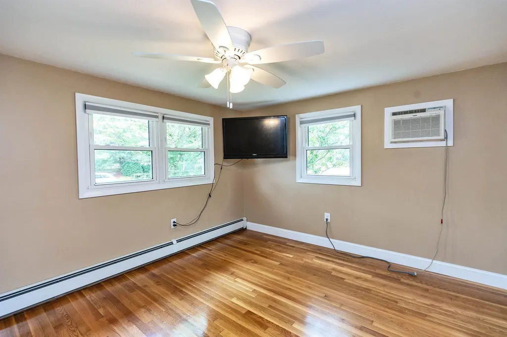 75 Melendy Road Hudson NH 03051
