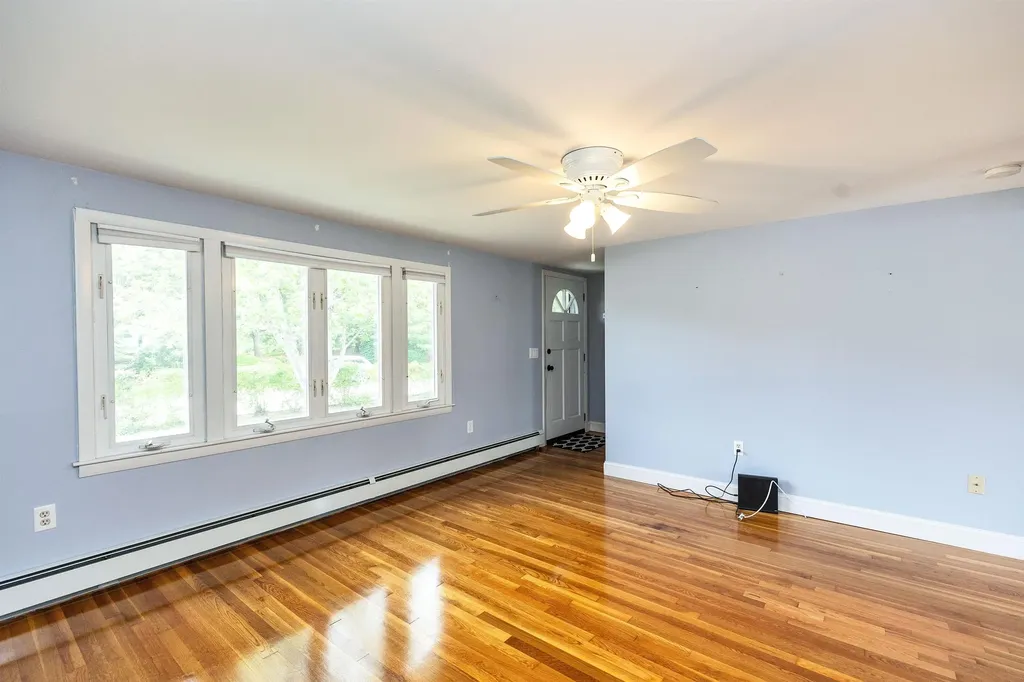 75 Melendy Road Hudson NH 03051