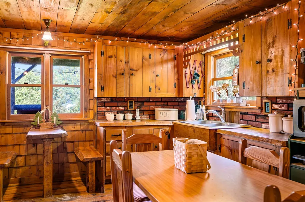 31 Village View Road Danville VT 05828