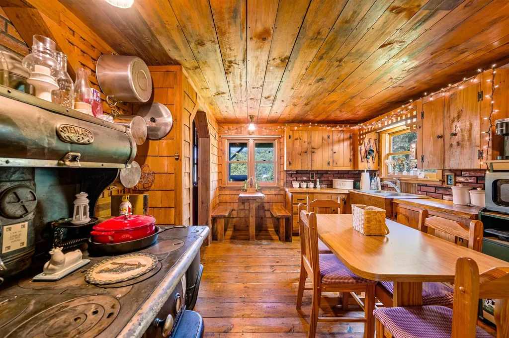 31 Village View Road Danville VT 05828