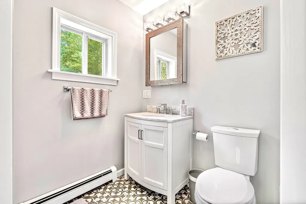 348 Deerfield Road Allenstown NH 03275