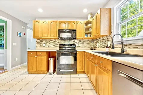 348 Deerfield Road Allenstown NH 03275