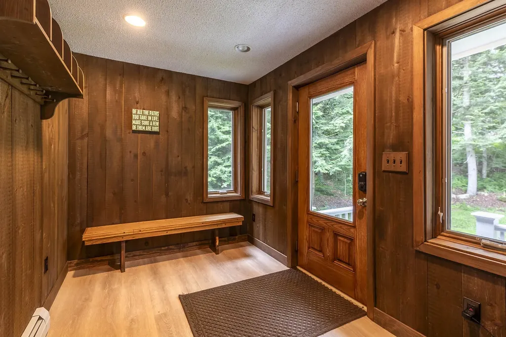 452 Sherwood Forest Londonderry VT 05148