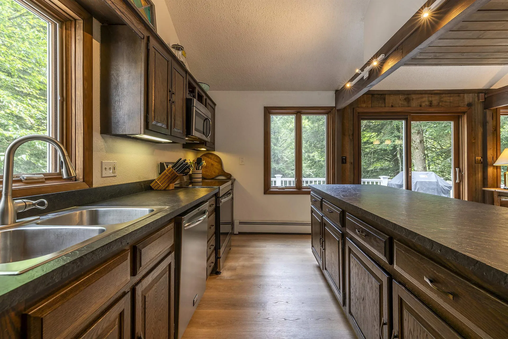 452 Sherwood Forest Londonderry VT 05148