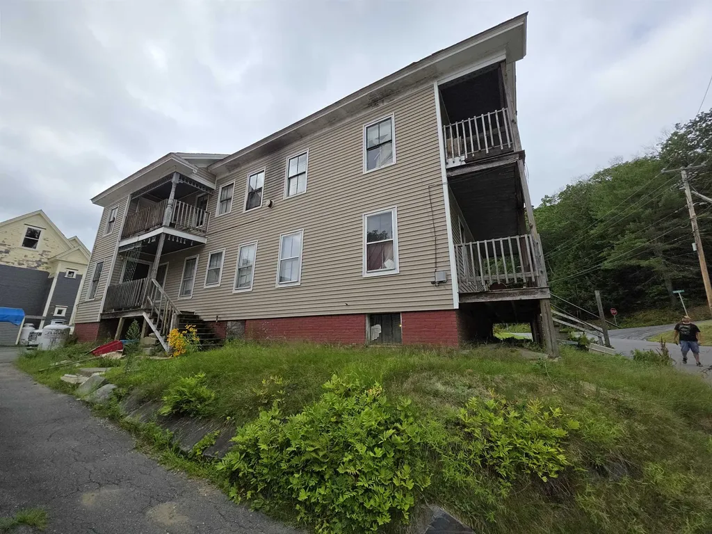 10 Taylor Street Rockingham VT 05101