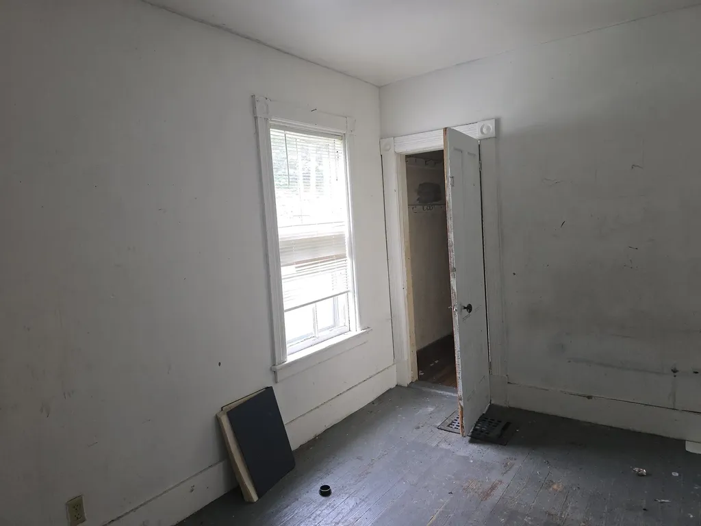 10 Taylor Street Rockingham VT 05101