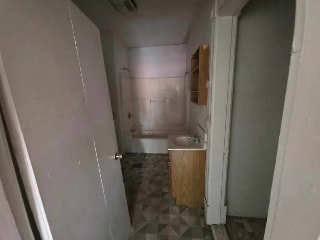 10 Taylor Street Rockingham VT 05101