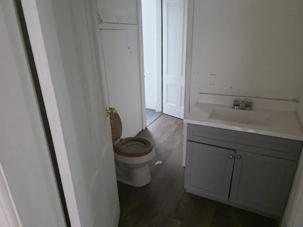 10 Taylor Street Rockingham VT 05101