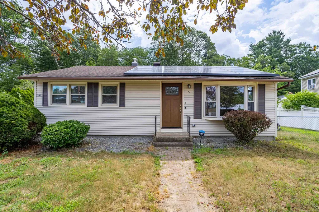 5 Raven Street Nashua NH 03060