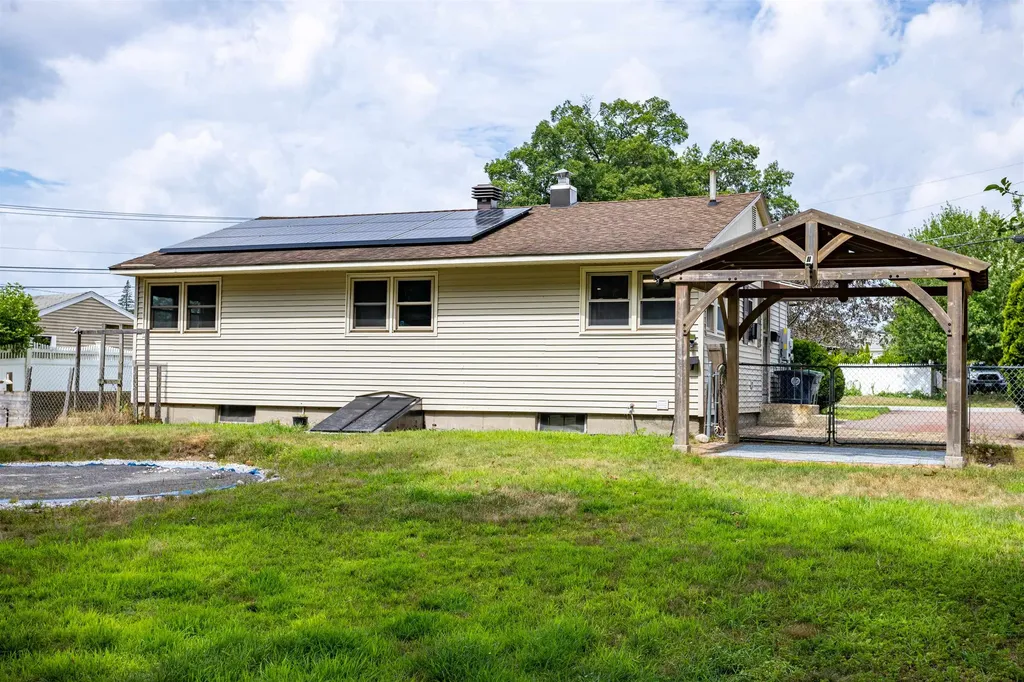 5 Raven Street Nashua NH 03060