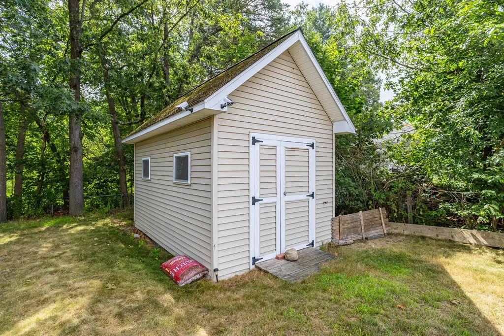 5 Raven Street Nashua NH 03060