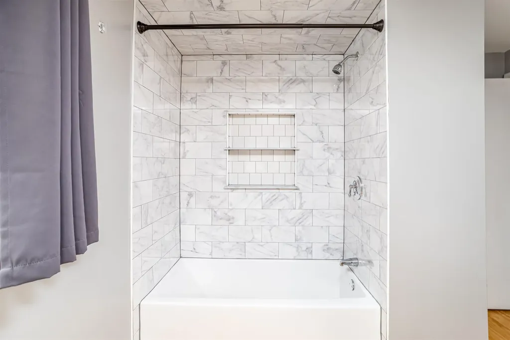 5 Raven Street Nashua NH 03060