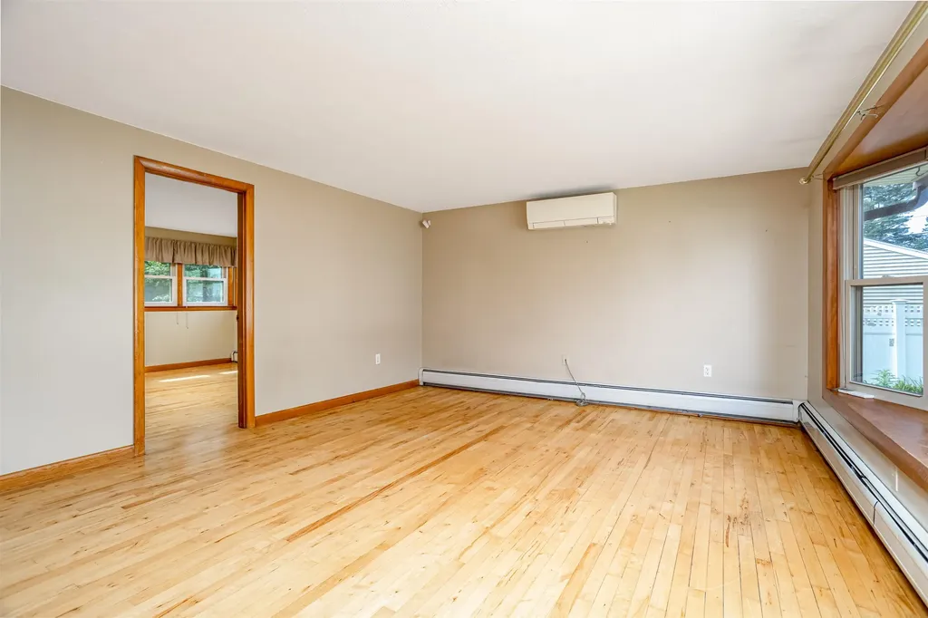 5 Raven Street Nashua NH 03060