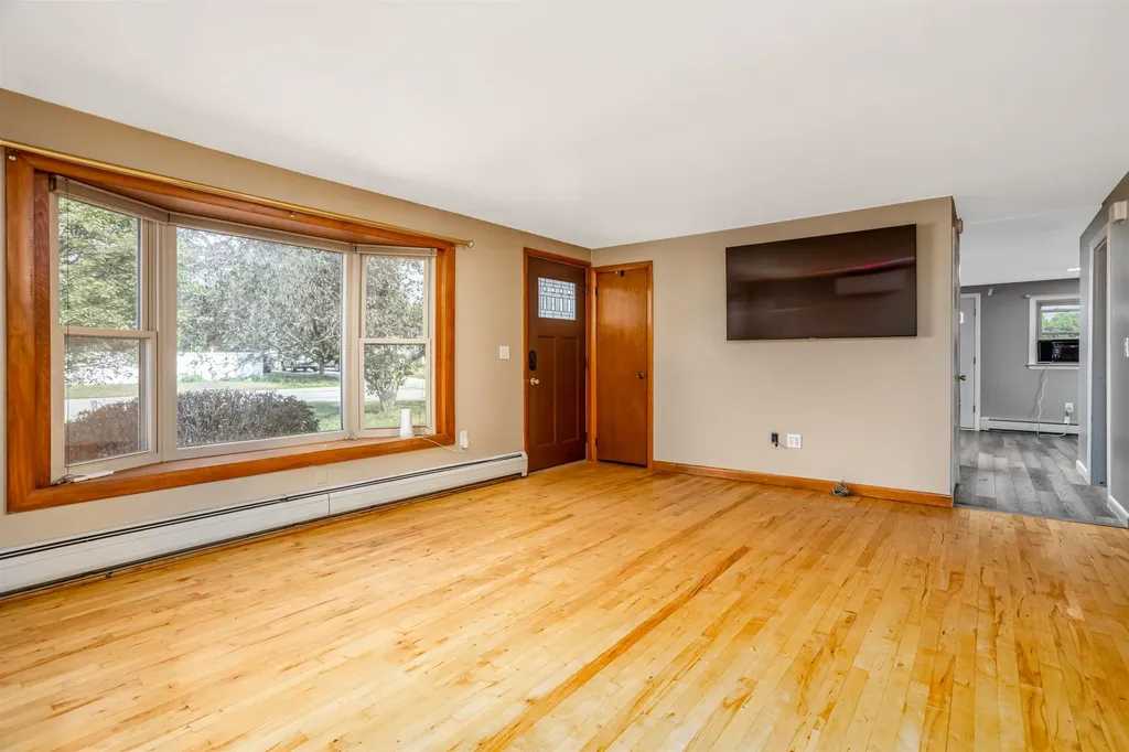 5 Raven Street Nashua NH 03060