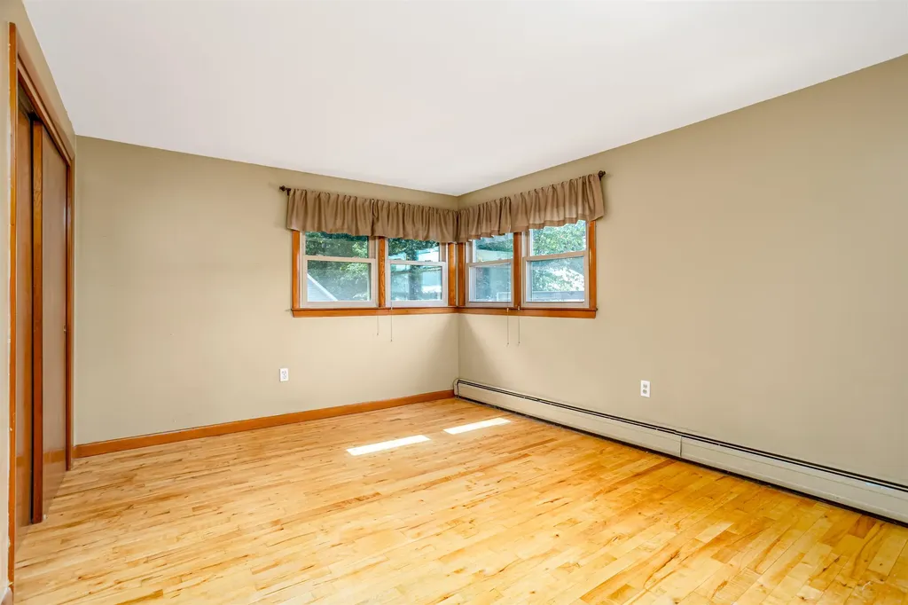 5 Raven Street Nashua NH 03060